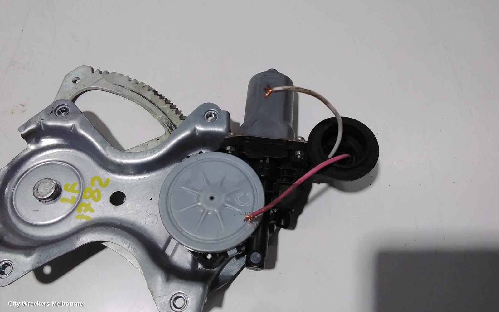 TOYOTA COROLLA LEFT FRONT WINDOW REG/MOTOR, ZRE152/20153R, 03/2007 - 10/2013