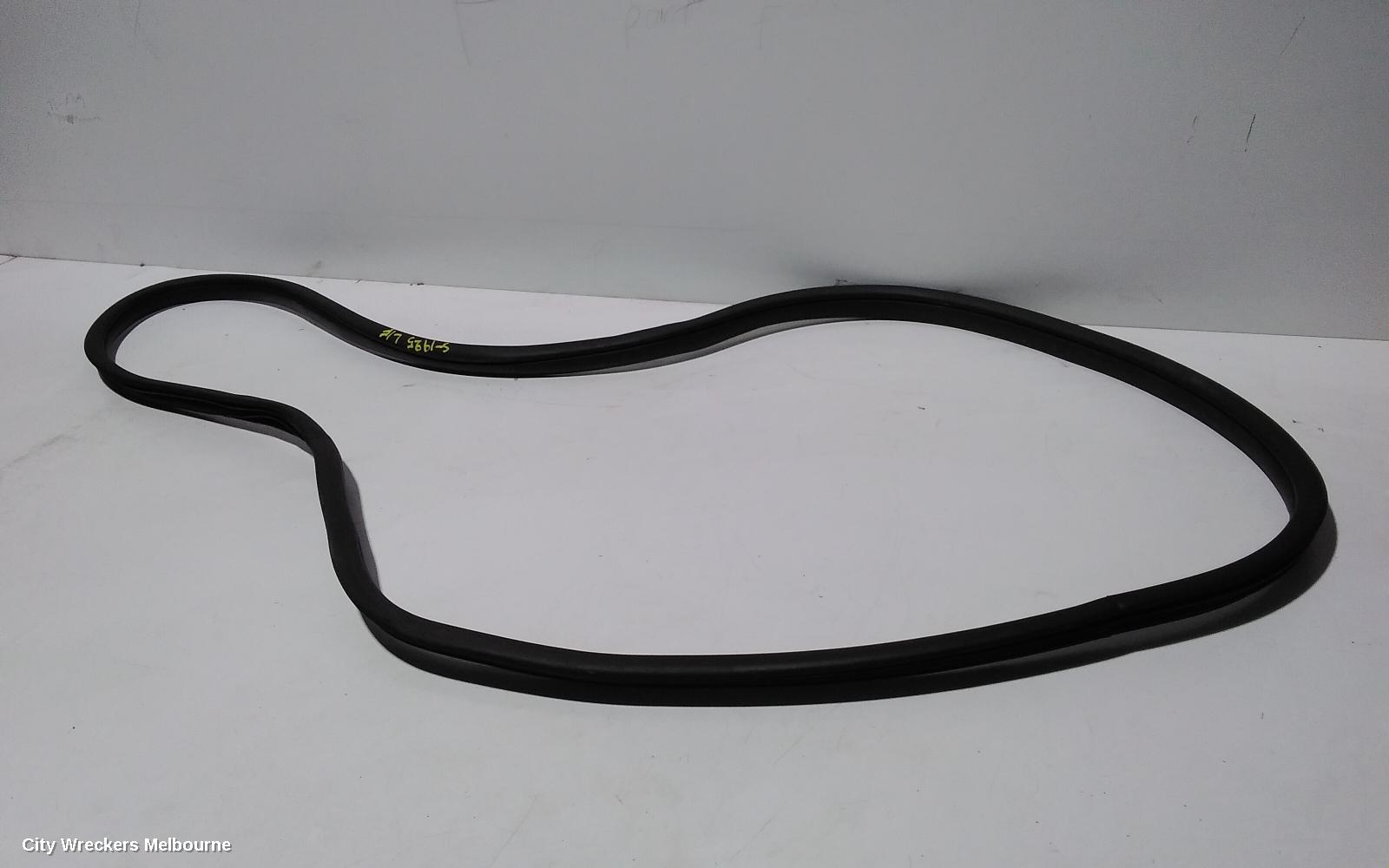 HYUNDAI SANTA FE, TM, 03/2018 - 10/2023, LHF DOOR SEAL ON THE BODY: 89779