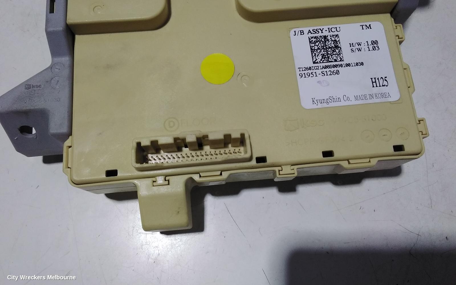 HYUNDAI SANTA FE FUSE BOX, UNDER DASH, TM, 03/2018 ONWARDS