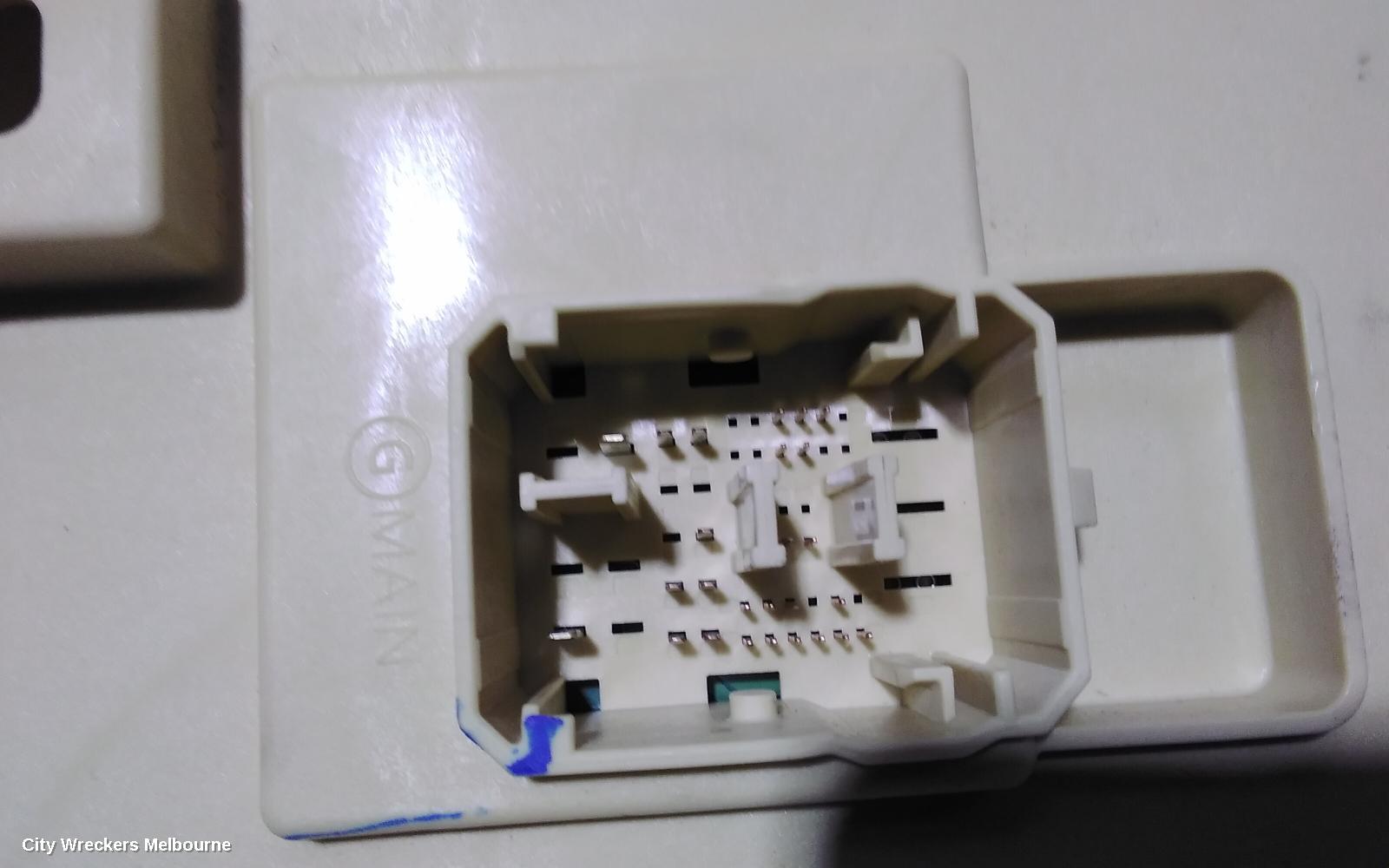 HYUNDAI SANTA FE FUSE BOX, UNDER DASH, TM, 03/2018 ONWARDS