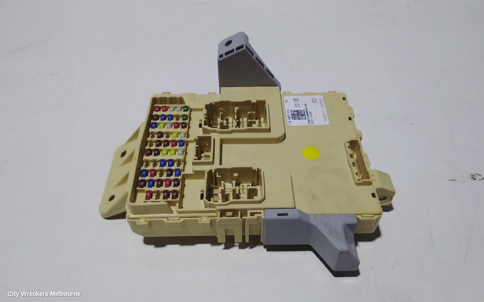 HYUNDAI SANTA FE FUSE BOX, UNDER DASH, TM, 03/2018 ONWARDS