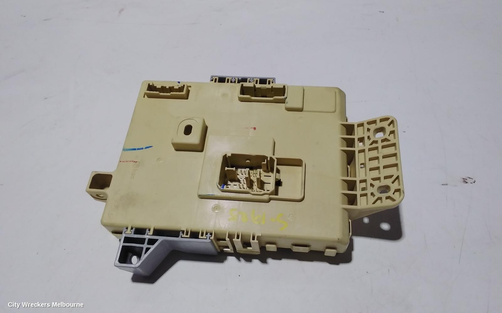 HYUNDAI SANTA FE FUSE BOX, UNDER DASH, TM, 03/2018 ONWARDS