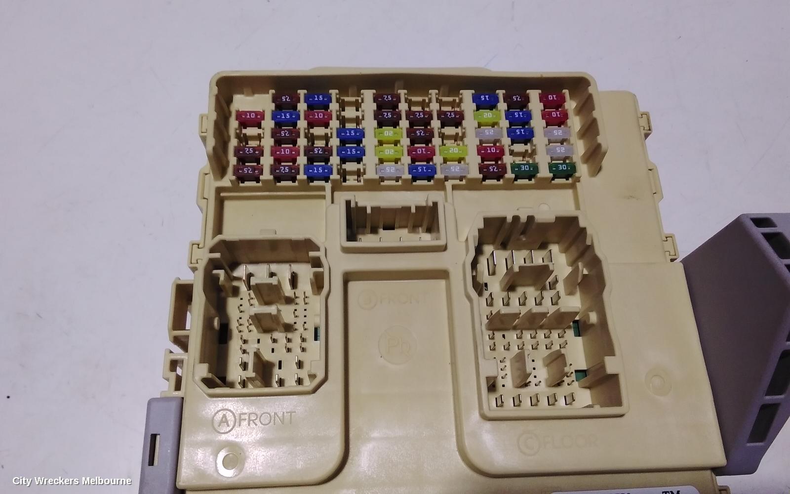 HYUNDAI SANTA FE FUSE BOX, UNDER DASH, TM, 03/2018 ONWARDS