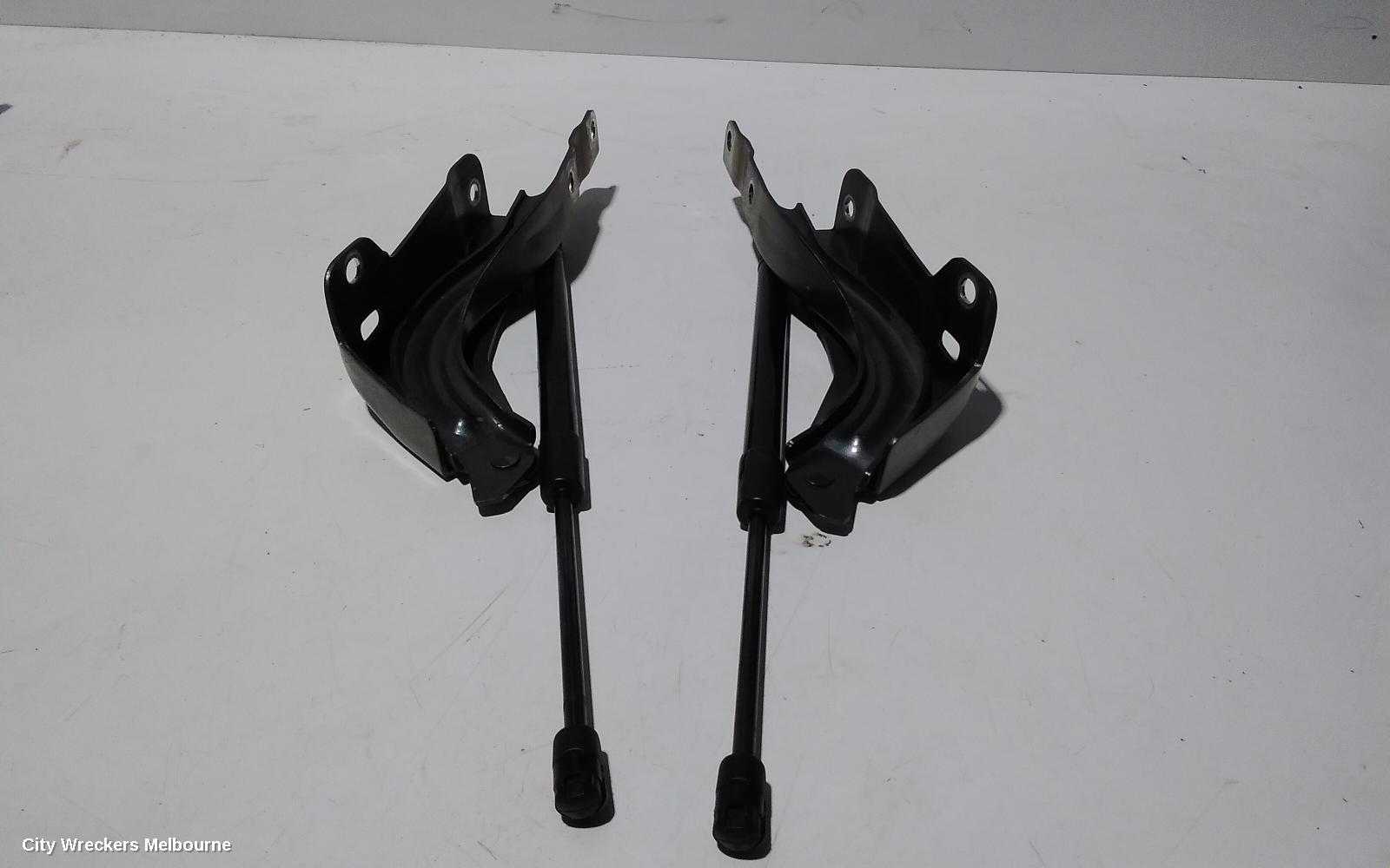 HYUNDAI SANTA FE BONNET HINGE/STRUT, HINGES (PAIR), TM, 03/2018 - 02/2020