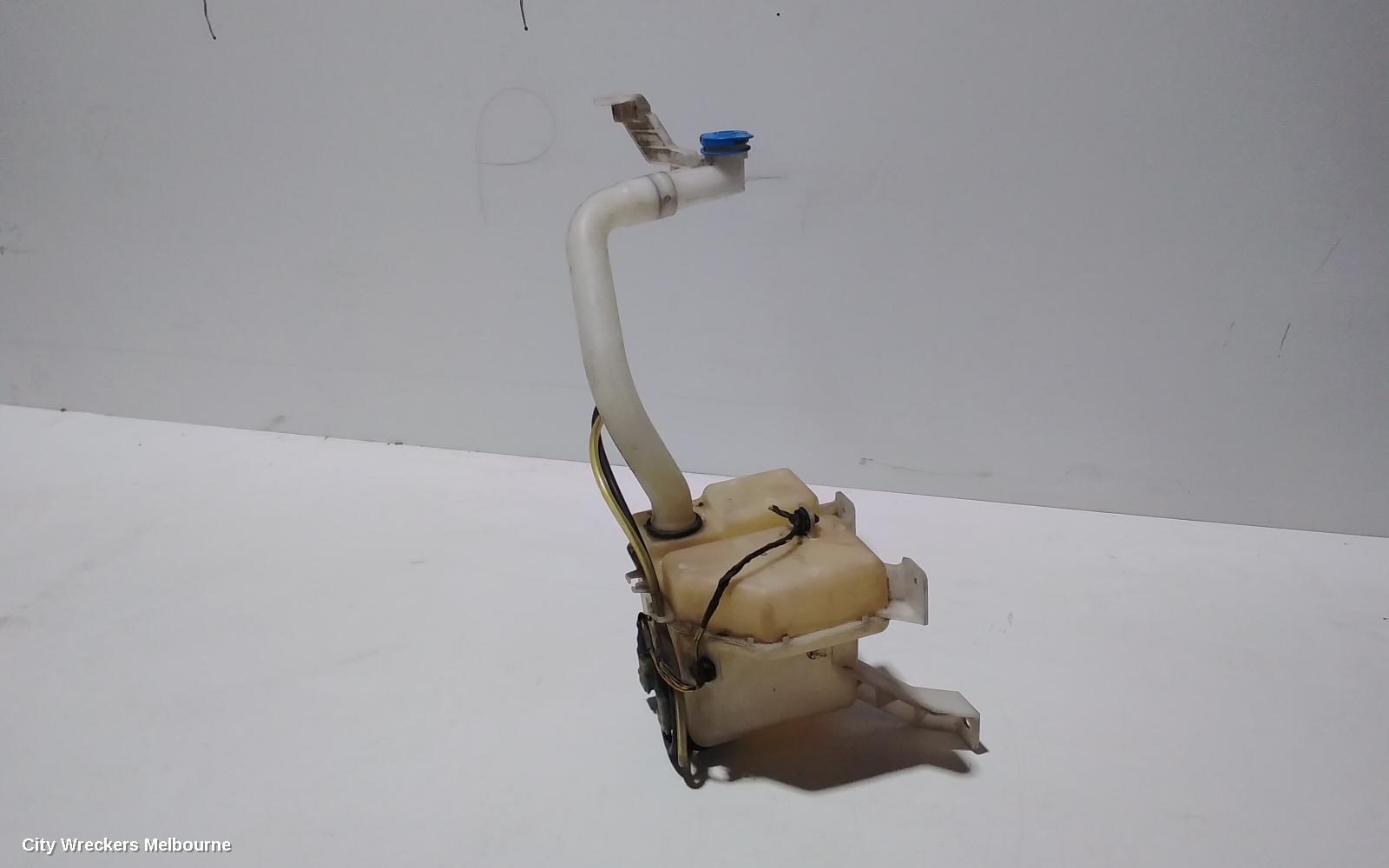 SUZUKI SWIFT WASHER BOTTLE, RS415/RS416, 09/2004 - 02/2011