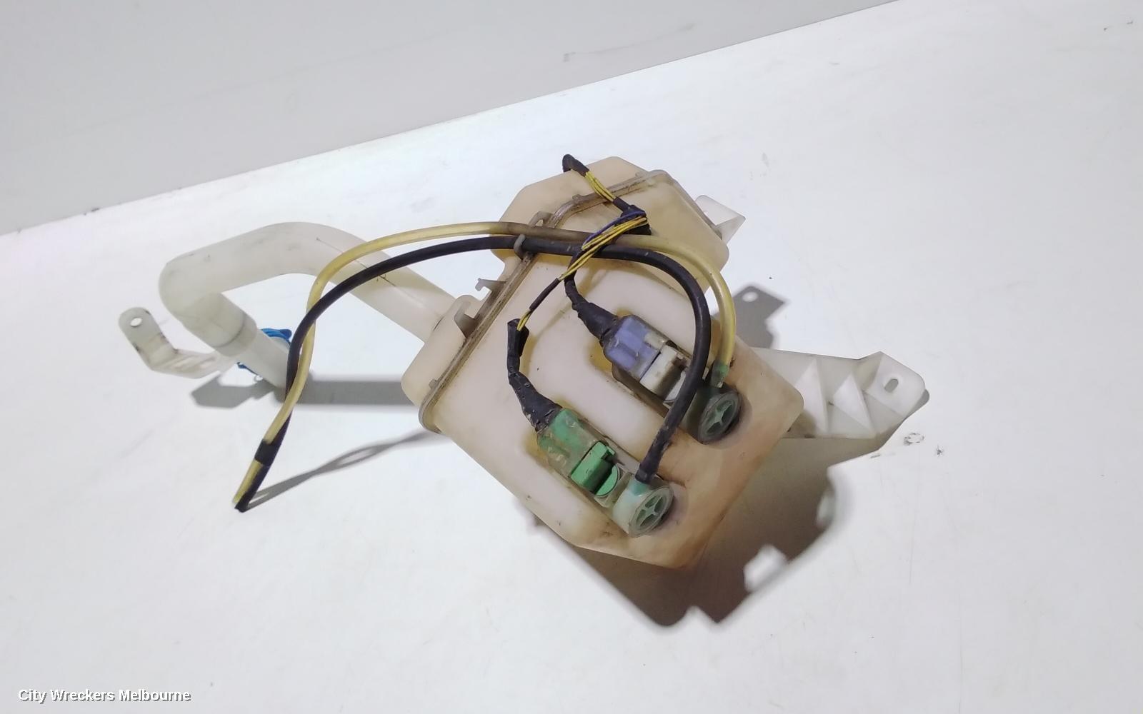 SUZUKI SWIFT WASHER BOTTLE, RS415/RS416, 09/2004 - 02/2011
