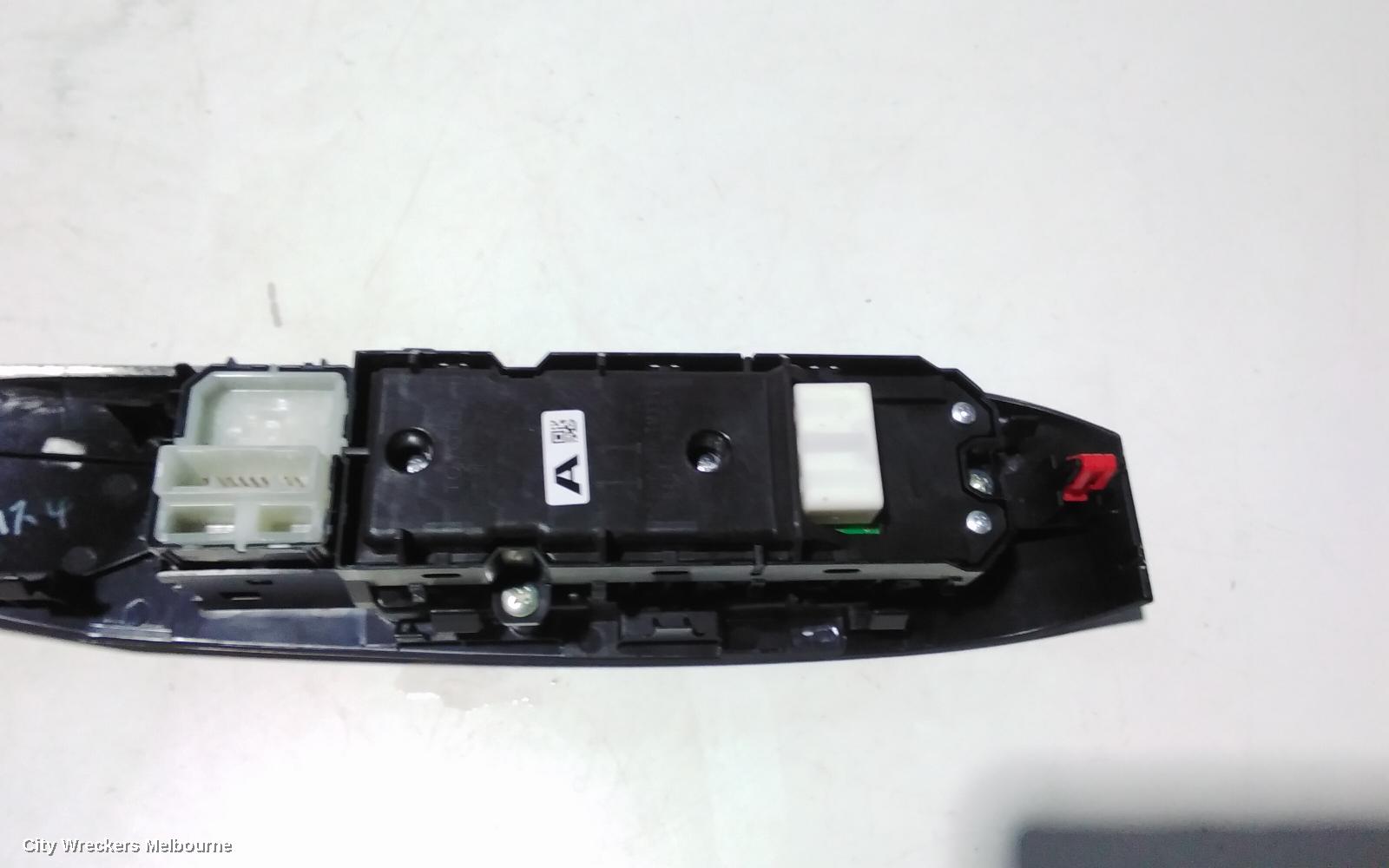 TOYOTA CAMRY PWR DR WIND SWITCH, RH FRONT (MASTER SWITCH), XV70, 09/2017 - 01/2021