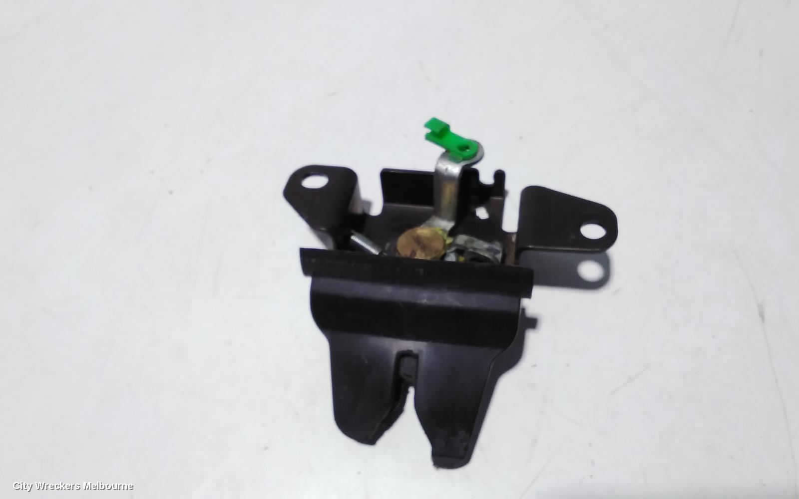 TOYOTA CAMRY DOOR/BOOT/GATE LOCK, BOOTLID LOCK, SK20, 08/1997 - 08/2002