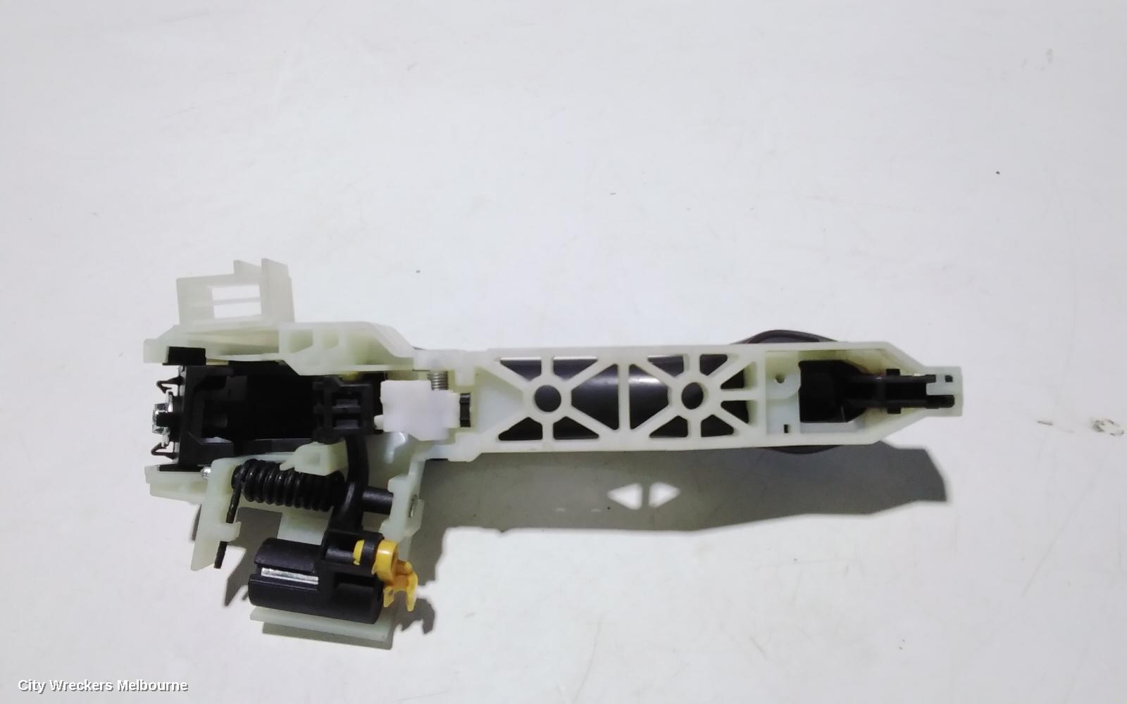 HYUNDAI SANTA FE DOOR HANDLE, OUTER, RH REAR, COLOUR CODED, NON KEYLESS BUTTON TYPE, DM, 06/2012 - 02/2018