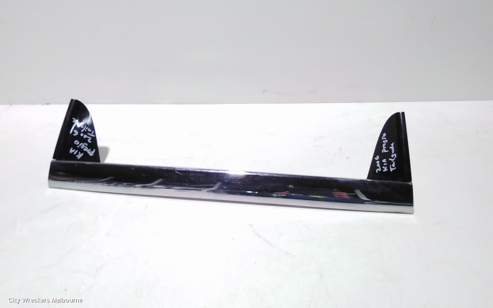 KIA PREGIO REAR GARNISH, TAILGATE GARNISH, CT, 07/2004 - 01/2006