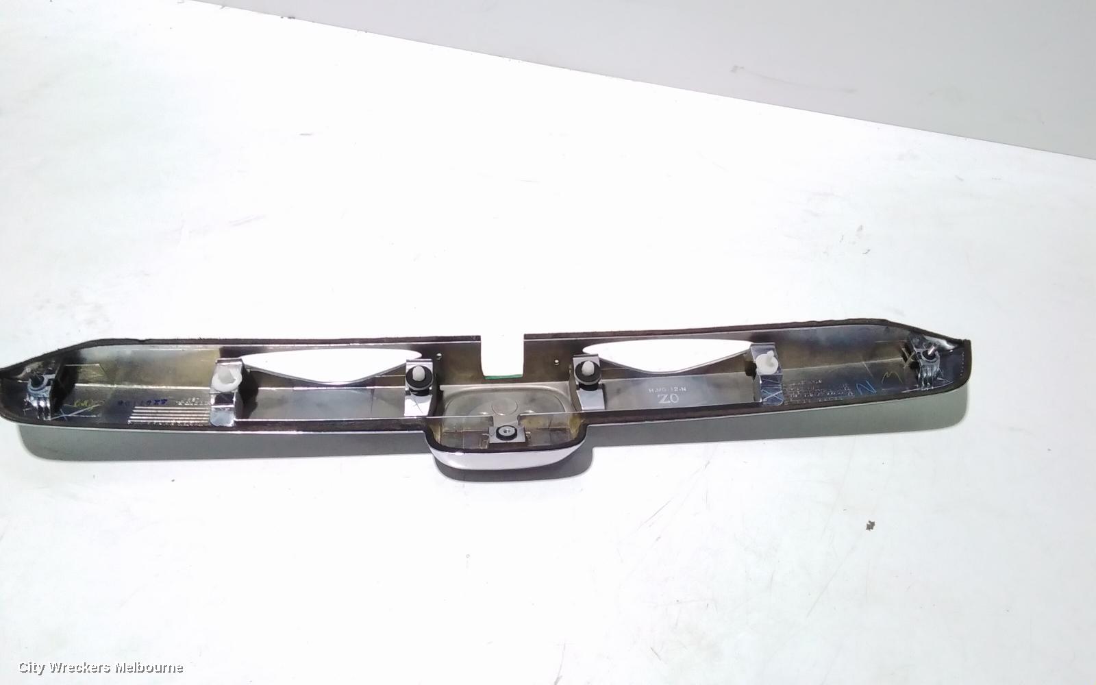 HONDA CRV REAR GARNISH, TAILGATE GARNISH (UPPER NUMBER PLATE LAMP), RE, 03/2007 - 10/2012