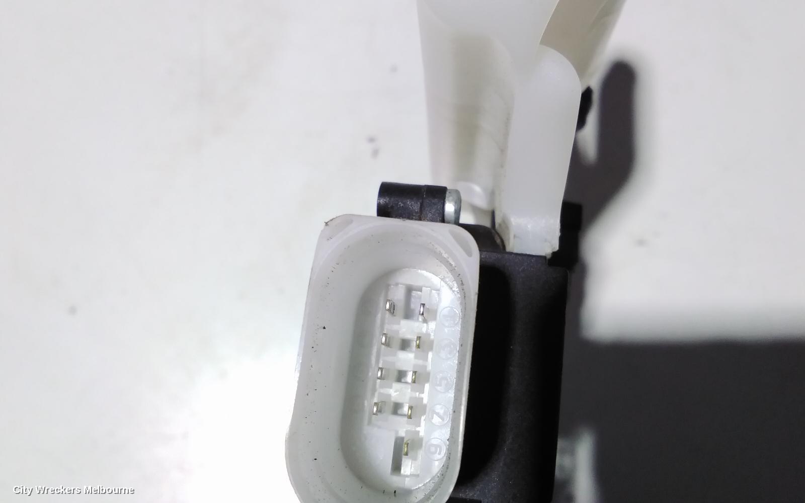 VOLKSWAGEN CADDY DOOR/BOOT/GATE LOCK, RIGHT FRONT DOOR LOCK, 2K, 08/2010 - 06/2015