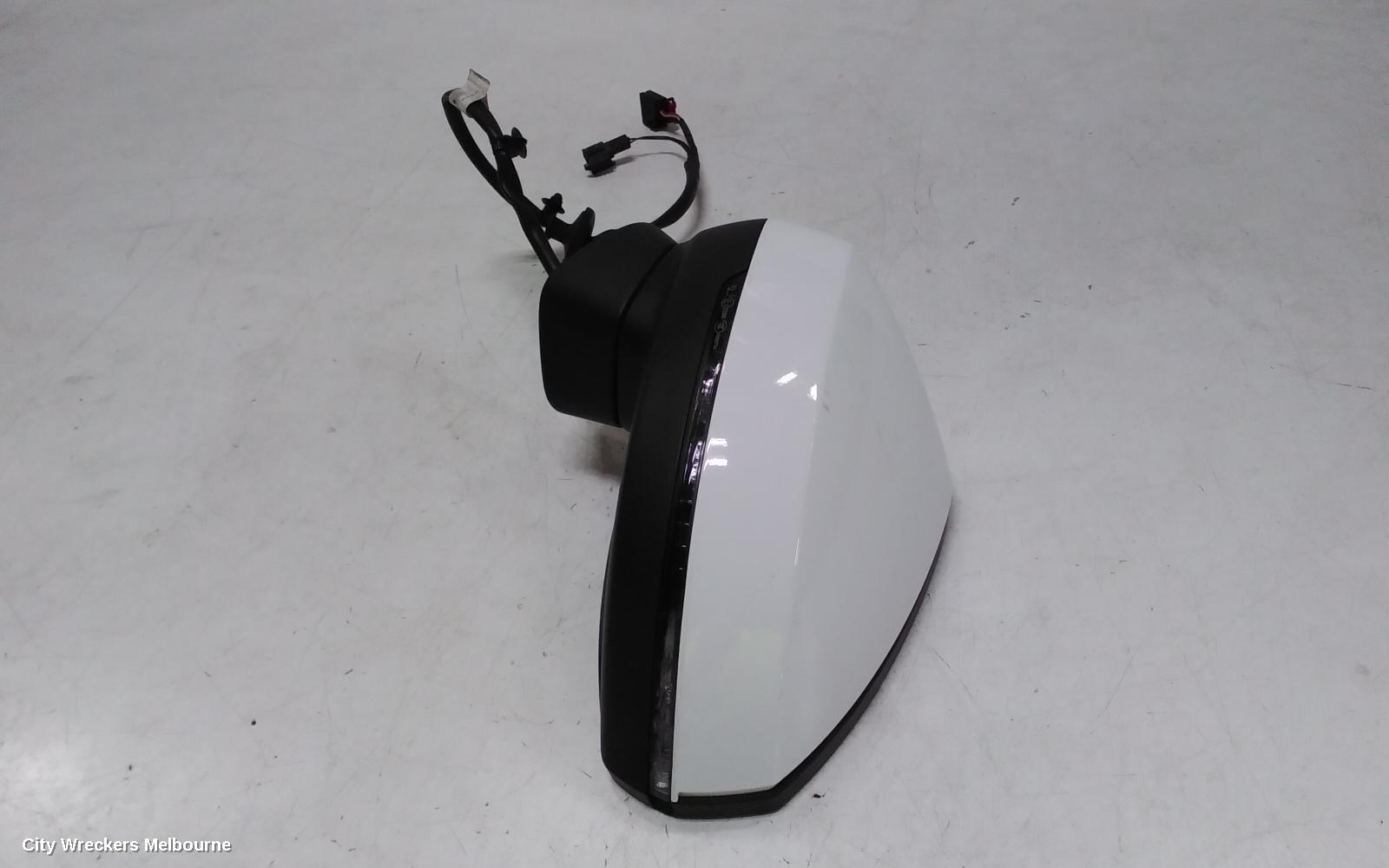 AUDI A3 LEFT DOOR MIRROR, 8V, A3, SEDAN, MANUAL FOLD, NON LANE CHANGE ASSIST TYPE (6XC/7Y0), 11/2013 - 10/2020