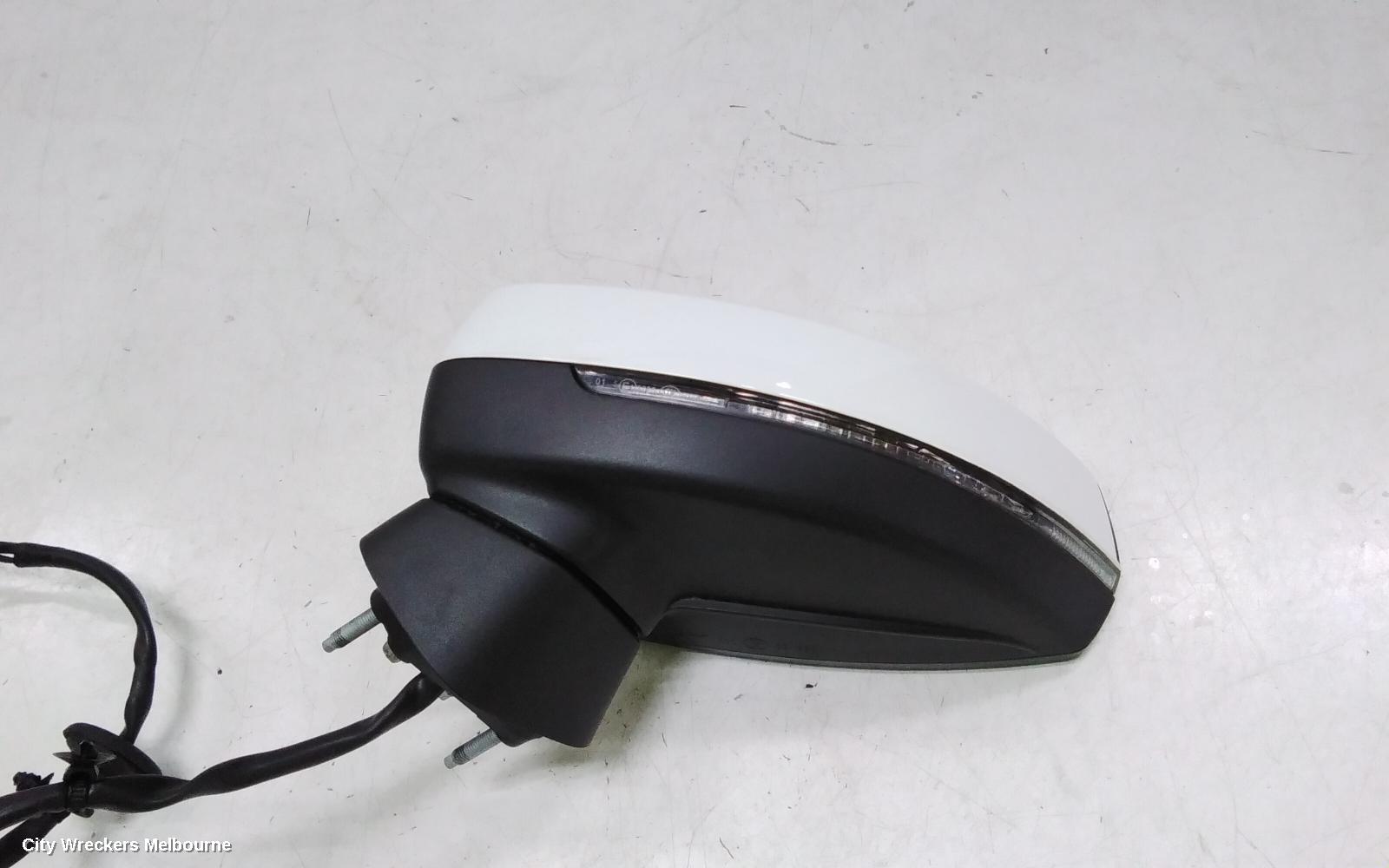 AUDI A3 LEFT DOOR MIRROR, 8V, A3, SEDAN, MANUAL FOLD, NON LANE CHANGE ASSIST TYPE (6XC/7Y0), 11/2013 - 10/2020
