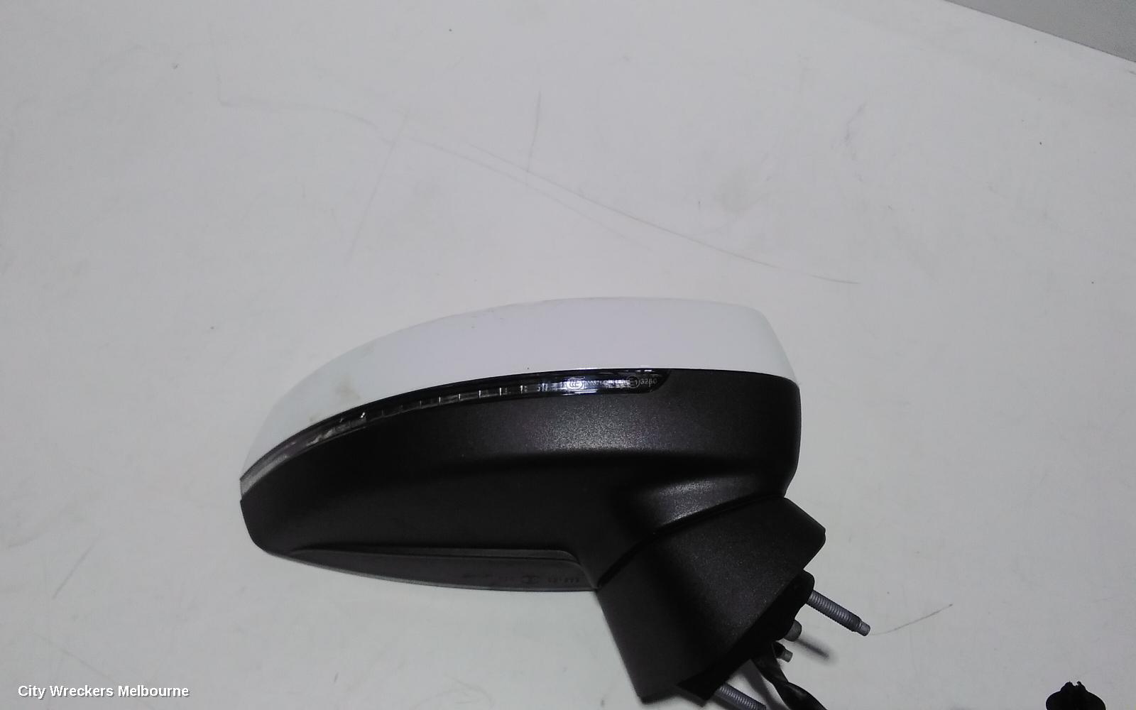AUDI A3 RIGHT DOOR MIRROR, 8V, A3, SEDAN, MANUAL FOLD, NON LANE CHANGE ASSIST TYPE (6XC/7Y0), 11/2013 - 10/2020