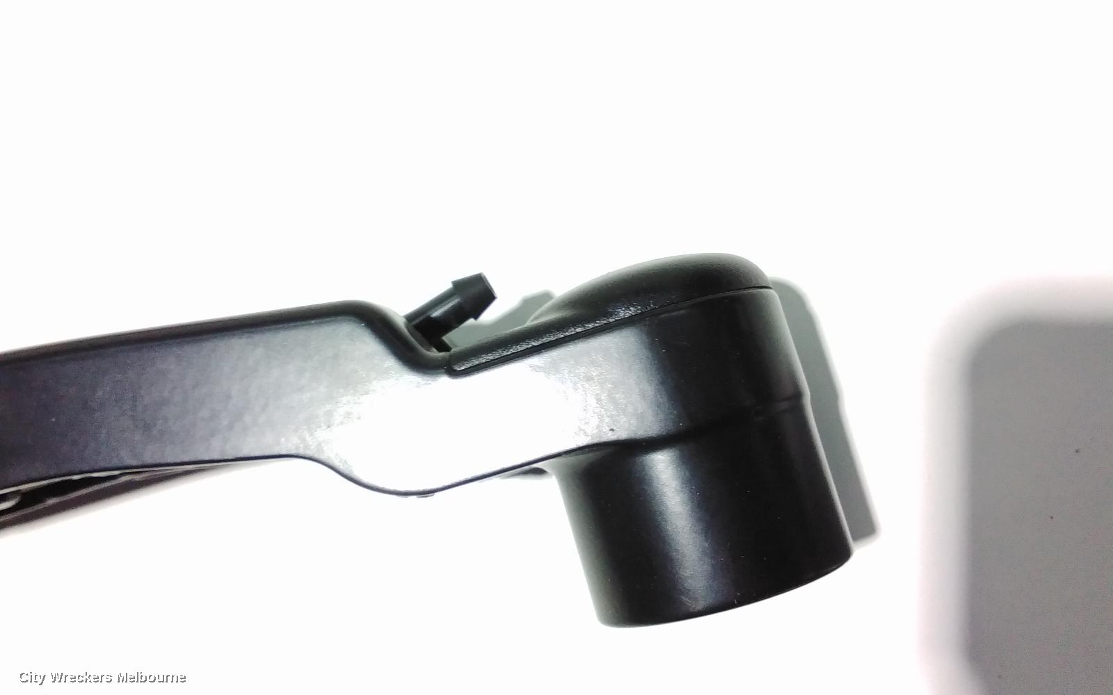 MAZDA 3 WIPER ARM, FRONT (LH SIDE), BP, 03/2019 ONWARDS