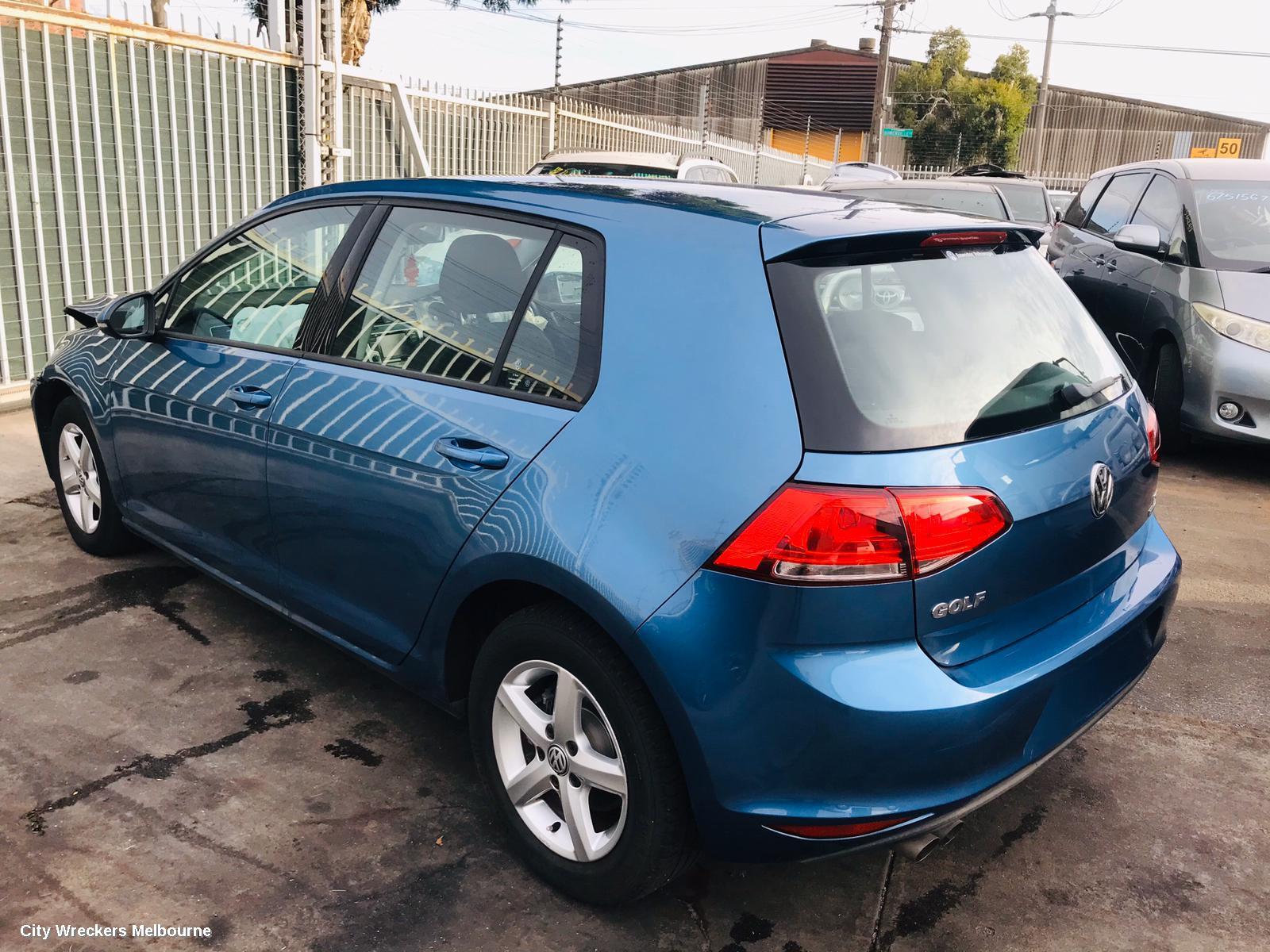VOLKSWAGEN GOLF RADIO/CD/DVD/SAT/TV, DISPLAY SCREEN, 5.8IN, NON SAT NAV TYPE, GEN 7, 03/2013 - 03/2017