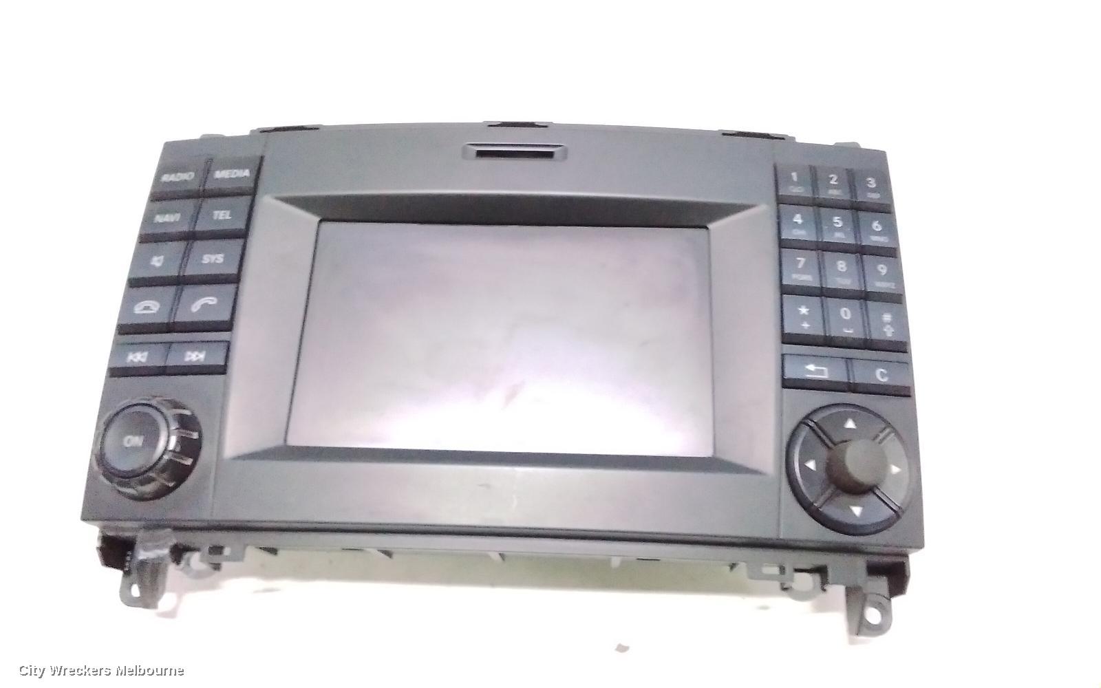 MERCEDES VITO RADIO/CD/DVD/SAT/TV, 447, HEAD UNIT, W/ DISPLAY UNIT, 5.8IN, W/ NUMBER PAD & SAT NAV TYPE, 03/2015 - 10/2020