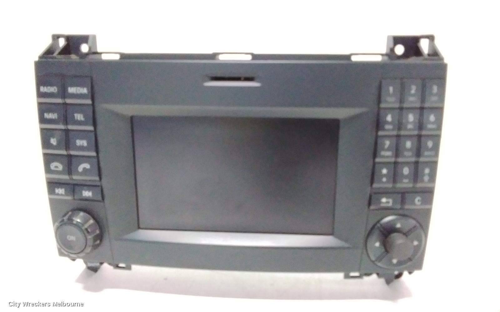 MERCEDES VITO RADIO/CD/DVD/SAT/TV, 447, HEAD UNIT, W/ DISPLAY UNIT, 5.8IN, W/ NUMBER PAD & SAT NAV TYPE, 03/2015 - 10/2020