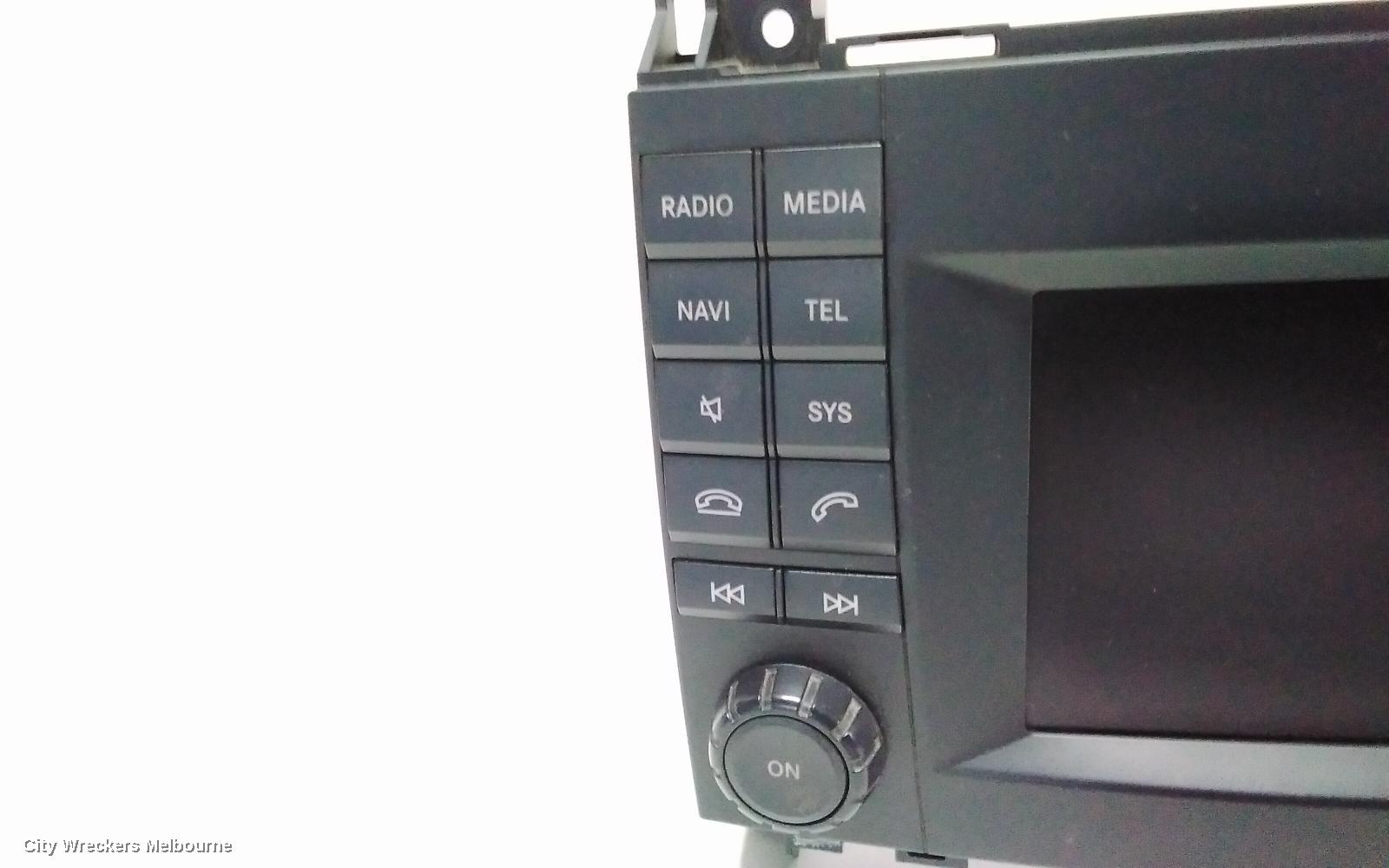 MERCEDES VITO RADIO/CD/DVD/SAT/TV, 447, HEAD UNIT, W/ DISPLAY UNIT, 5.8IN, W/ NUMBER PAD & SAT NAV TYPE, 03/2015 - 10/2020