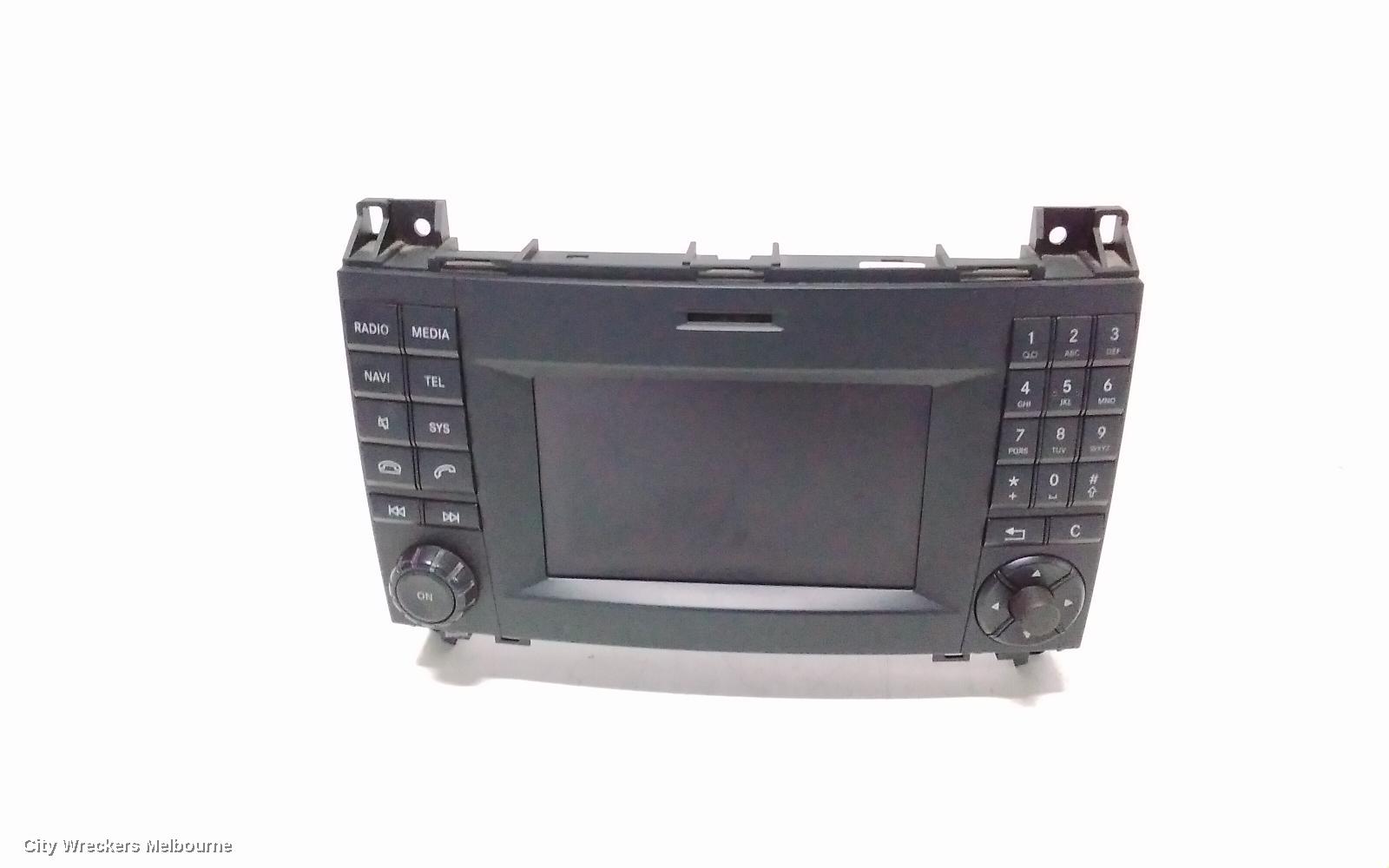 MERCEDES VITO RADIO/CD/DVD/SAT/TV, 447, HEAD UNIT, W/ DISPLAY UNIT, 5.8IN, W/ NUMBER PAD & SAT NAV TYPE, 03/2015 - 10/2020