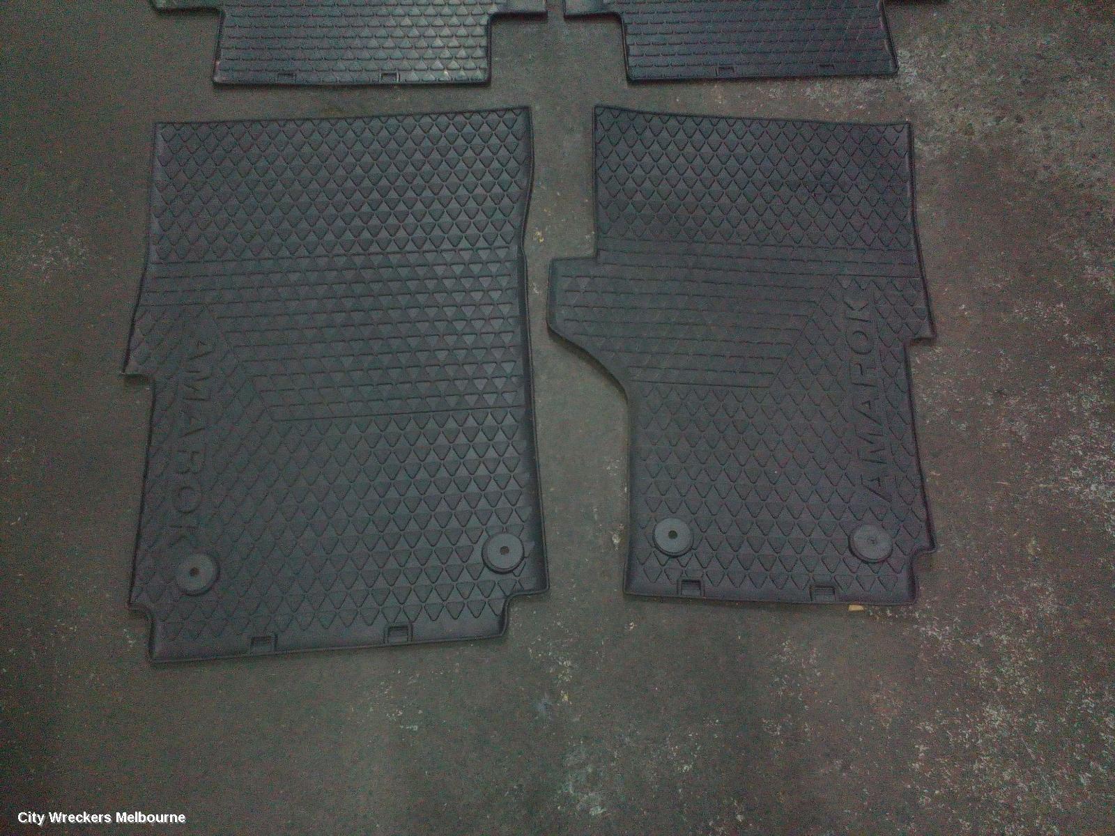 VOLKSWAGEN AMAROK FLOOR MATS, 2H, 02/2011 - 09/2022