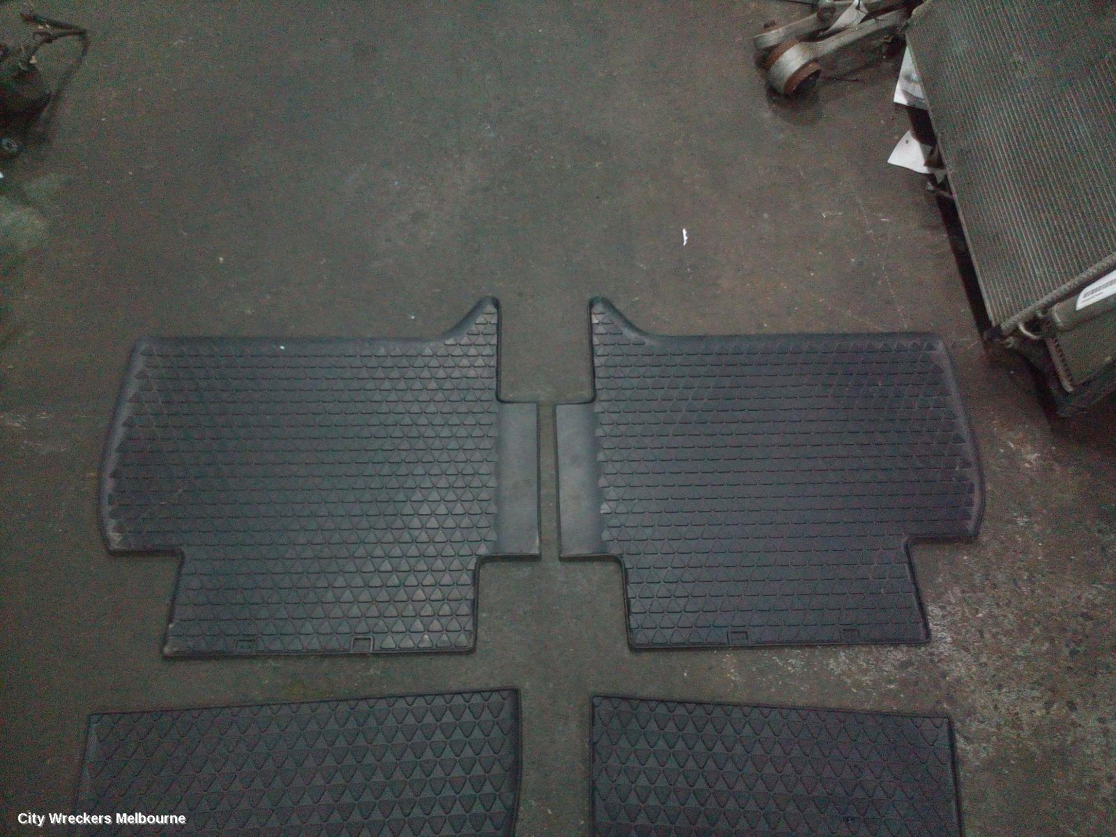 VOLKSWAGEN AMAROK FLOOR MATS, 2H, 02/2011 - 09/2022