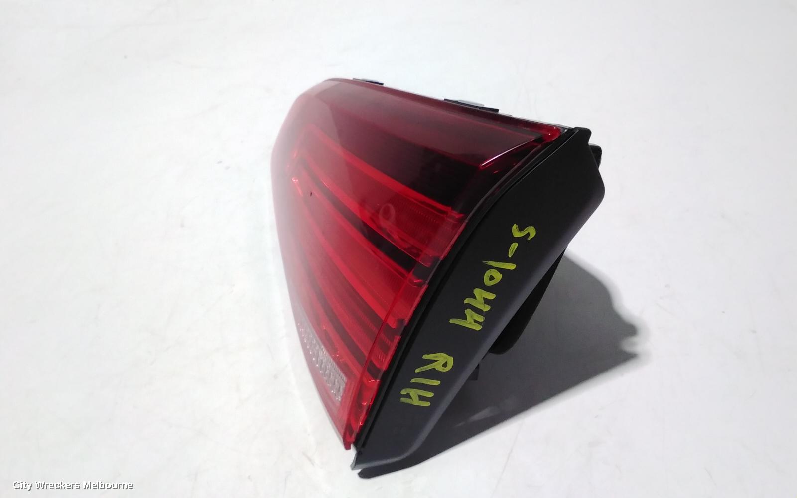 VOLKSWAGEN GOLF REAR GARNISH, TAILGATE LAMP (RH SIDE), GEN 7, HATCH, STANDARD/GTI, 03/2017 - 08/2020