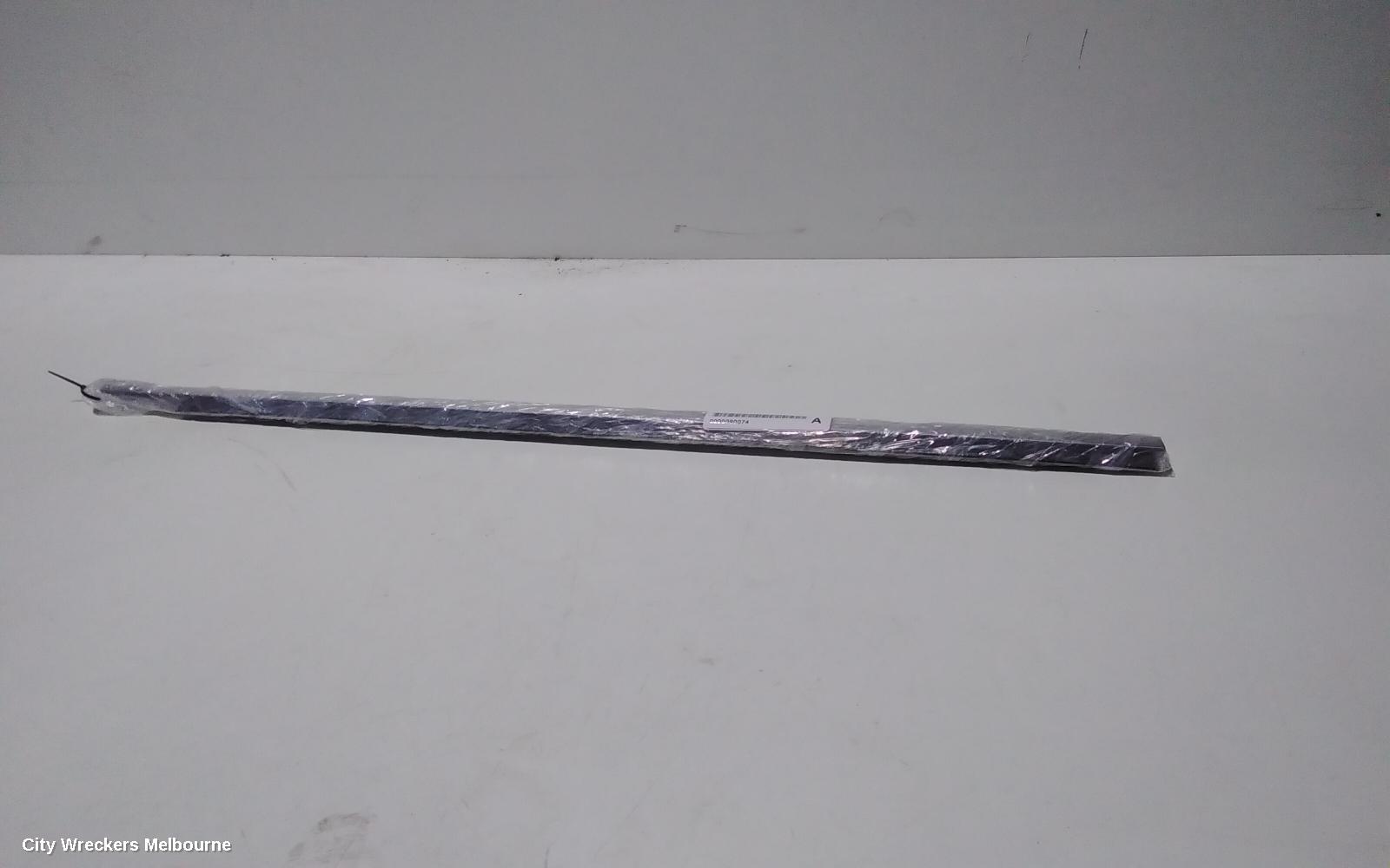 FORD ESCAPE DOOR MOULD, CHROME MOULD: 90074, ZG, 09/2016 - 05/2020
