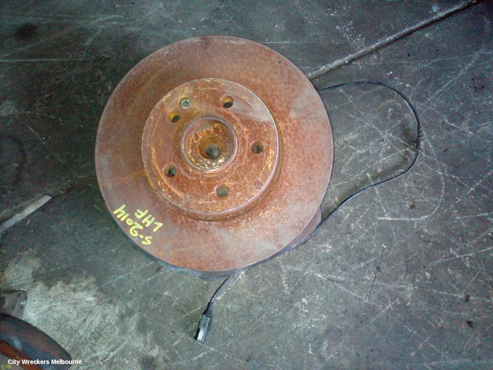 MERCEDES VITO LEFT FRONT HUB ASSEMBLY, RWD, 447, 03/2015 ONWARDS