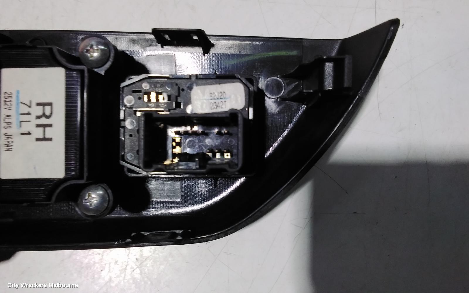 SUZUKI SWIFT PWR DR WIND SWITCH, RH FRONT (MASTER SWITCH), FZ, 08/2010 - 03/2017