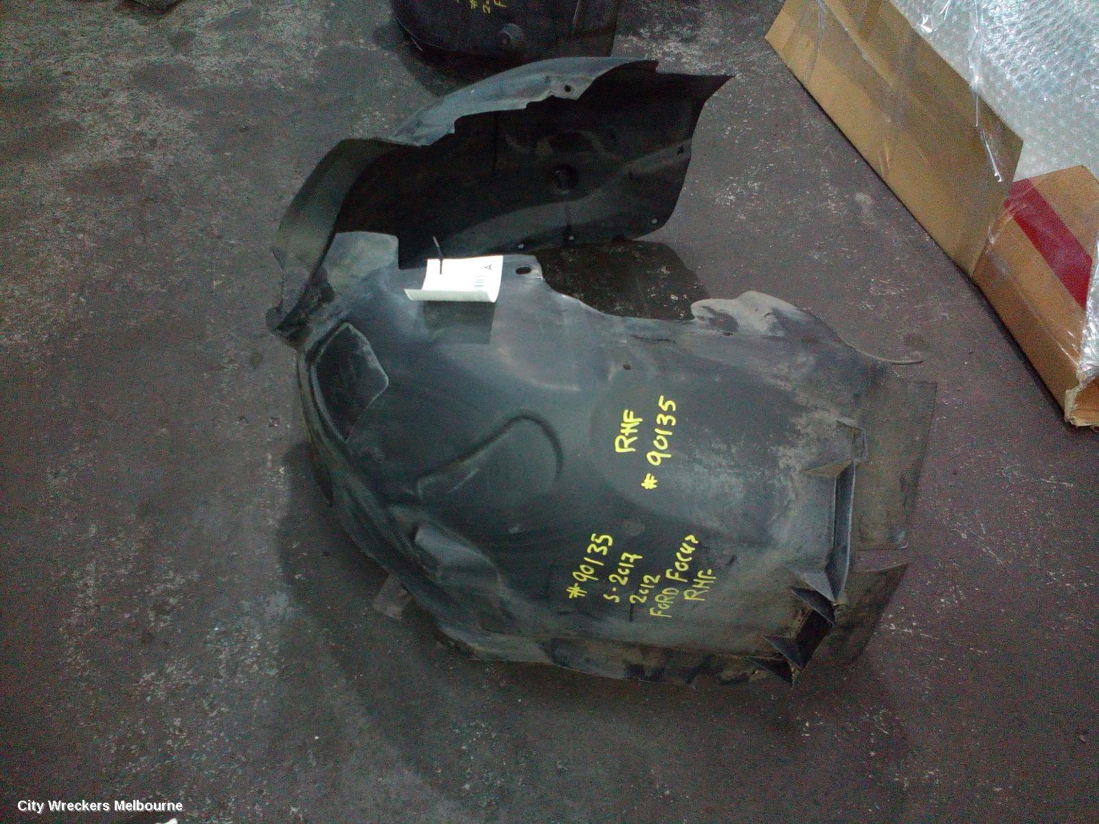 FORD FOCUS RIGHT GUARD LINER, LW, FRONT, 1.6 ENG TYPE, 05/2011 - 08/2015