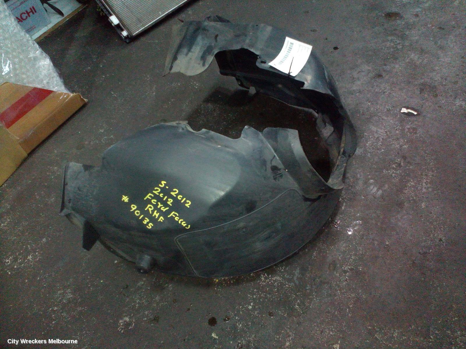 FORD FOCUS RIGHT GUARD LINER, LW, FRONT, 1.6 ENG TYPE, 05/2011 - 08/2015