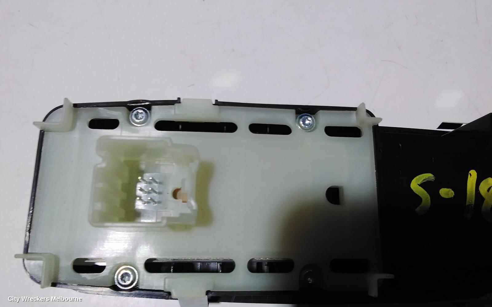 JEEP GRANDCHEROKEE PWR DR WIND SWITCH, LH FRONT, WK, 10/2010 ONWARDS