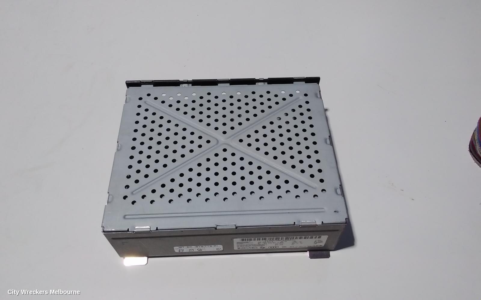 AUDI Q7 RADIO/CD/DVD/SAT/TV, K-BOX RADIO RECEIVER, 4L, 09/2006 - 08/2015