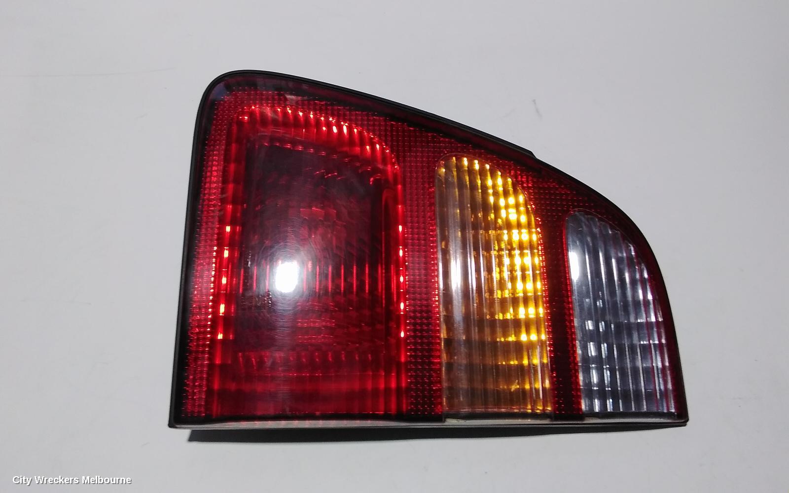 TOYOTA LANDCRUISER REAR GARNISH, 100 SERIES, TAILGATE LAMP (RH SIDE), 01/1998 - 08/2002