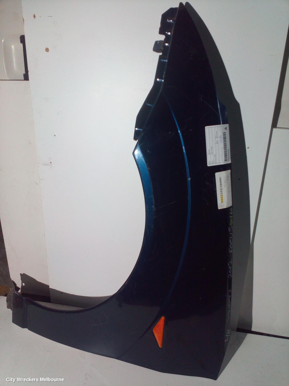 FORD FOCUS LEFT GUARD, LR, 01/2001 - 06/2005