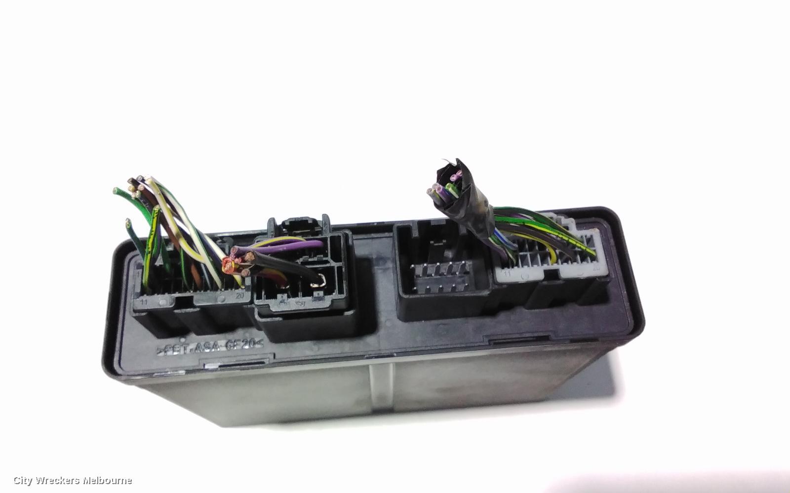 HOLDEN INSIGNIA, GA, 02/2015 - 01/2017, KEYLESS ENTRY MODULE    5DK 009703-01: 90267