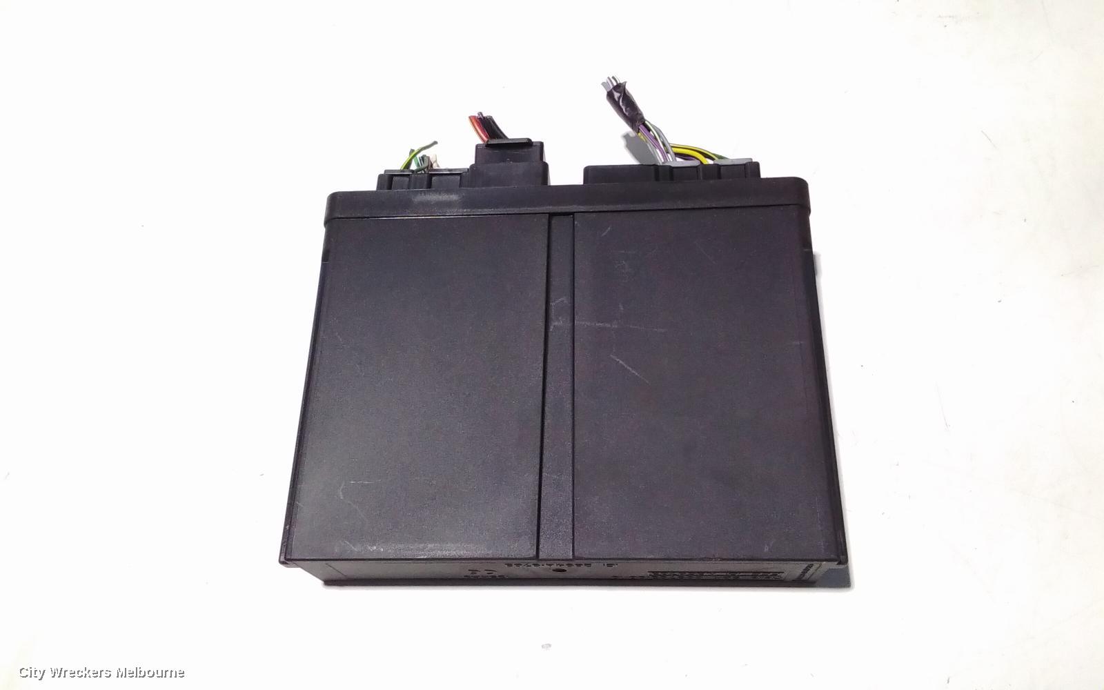 HOLDEN INSIGNIA, GA, 02/2015 - 01/2017, KEYLESS ENTRY MODULE    5DK 009703-01: 90267