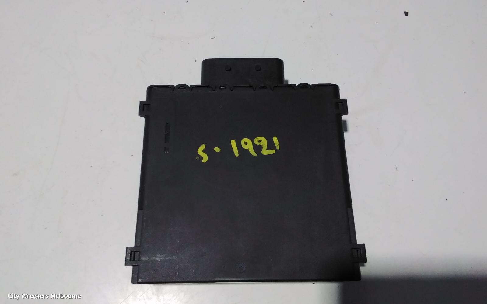 AUDI A5, 8T 10/2011 - 11/2016, AUDI A5 STABLISER MODULE P/N 8K0 595 663    IN THE BOOT: 90272