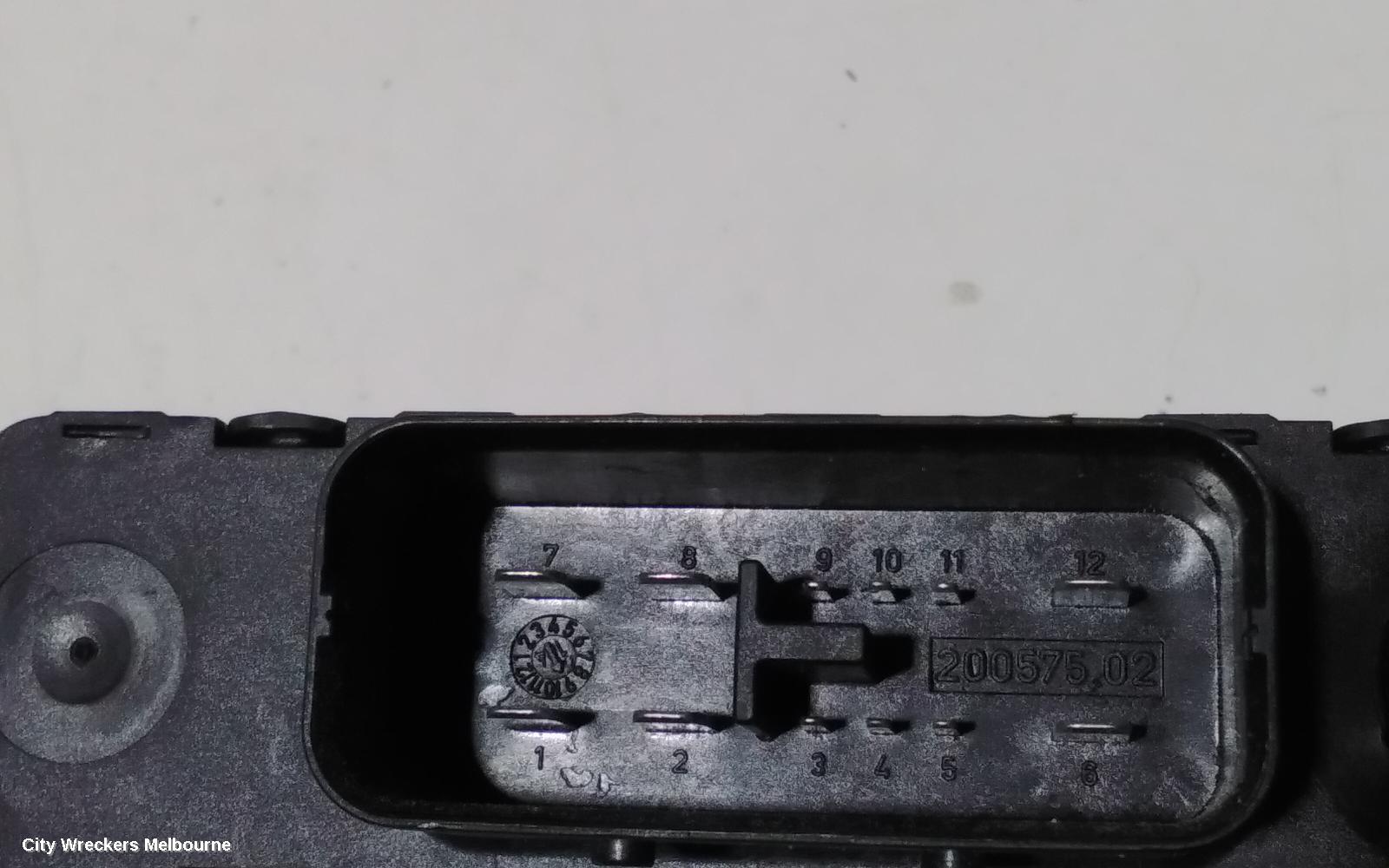 AUDI A5, 8T 10/2011 - 11/2016, AUDI A5 STABLISER MODULE P/N 8K0 595 663    IN THE BOOT: 90272