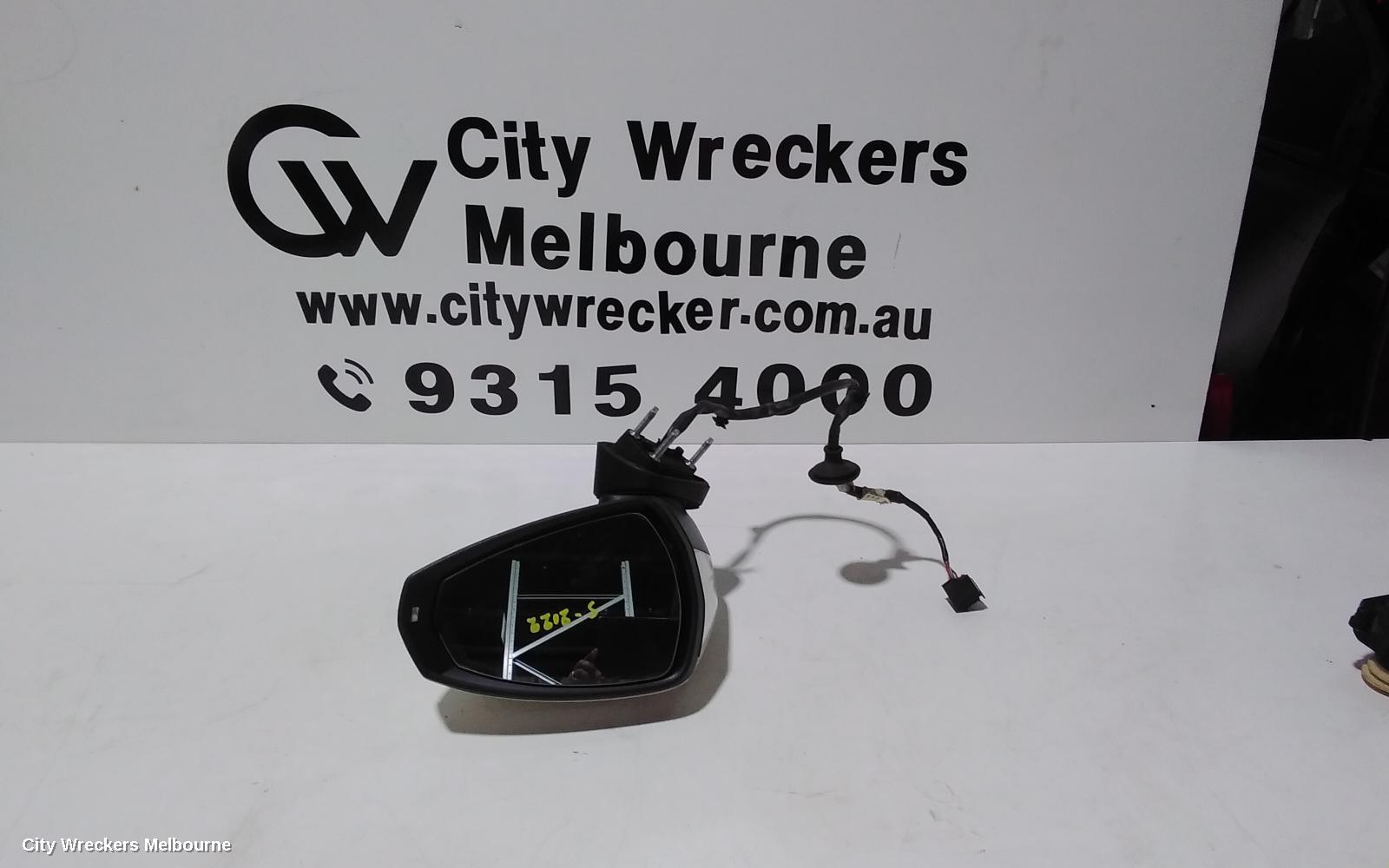 AUDI A3 RIGHT DOOR MIRROR, 8V, A3, SEDAN, MANUAL FOLD, NON LANE CHANGE ASSIST TYPE (6XC/7Y0), 11/2013 - 10/2020