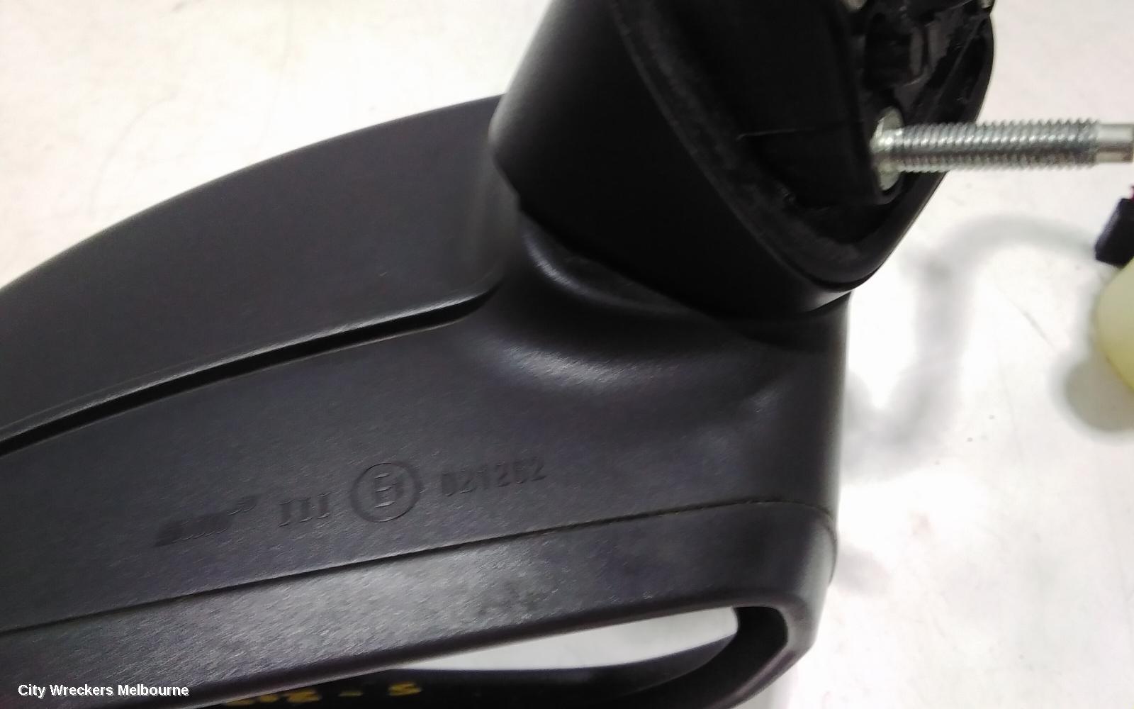 AUDI A3 RIGHT DOOR MIRROR, 8V, A3, SEDAN, MANUAL FOLD, NON LANE CHANGE ASSIST TYPE (6XC/7Y0), 11/2013 - 10/2020