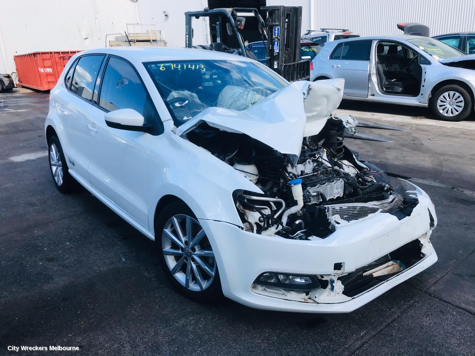 VOLKSWAGEN POLO RIGHT FRONT WINDOW REG/MOTOR, 6R, POWER, 5DR HATCH, 05/2014 - 09/2017