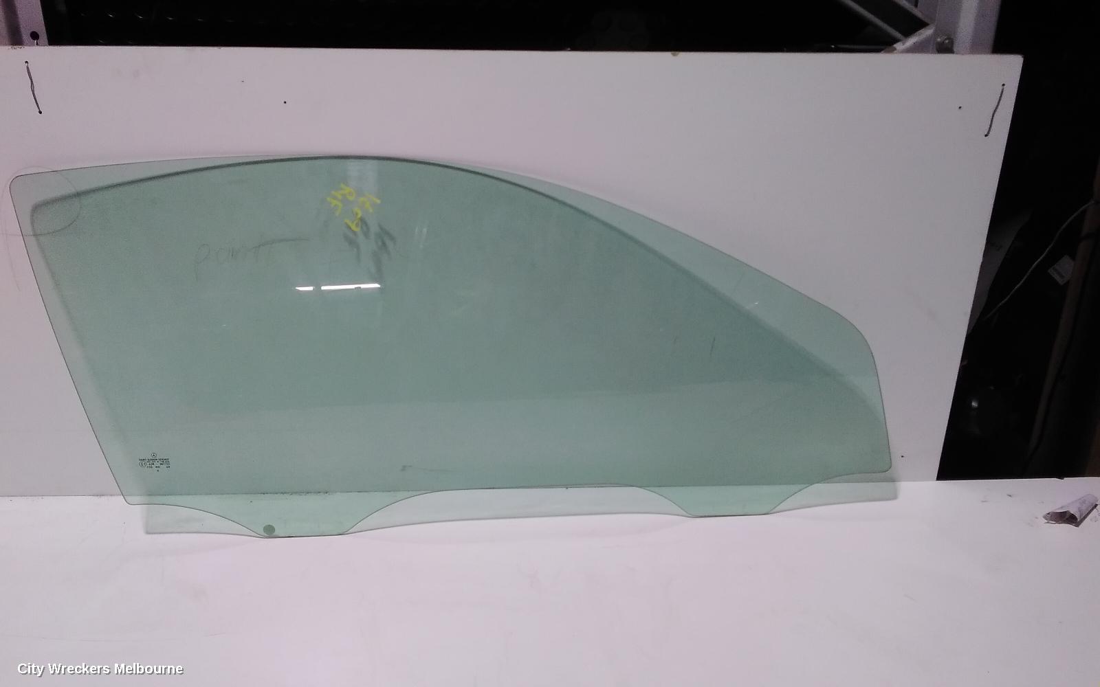 MERCEDES CLC CLASS RIGHT FRONT DOOR WINDOW, CL203 08/2008 - 03/2011
