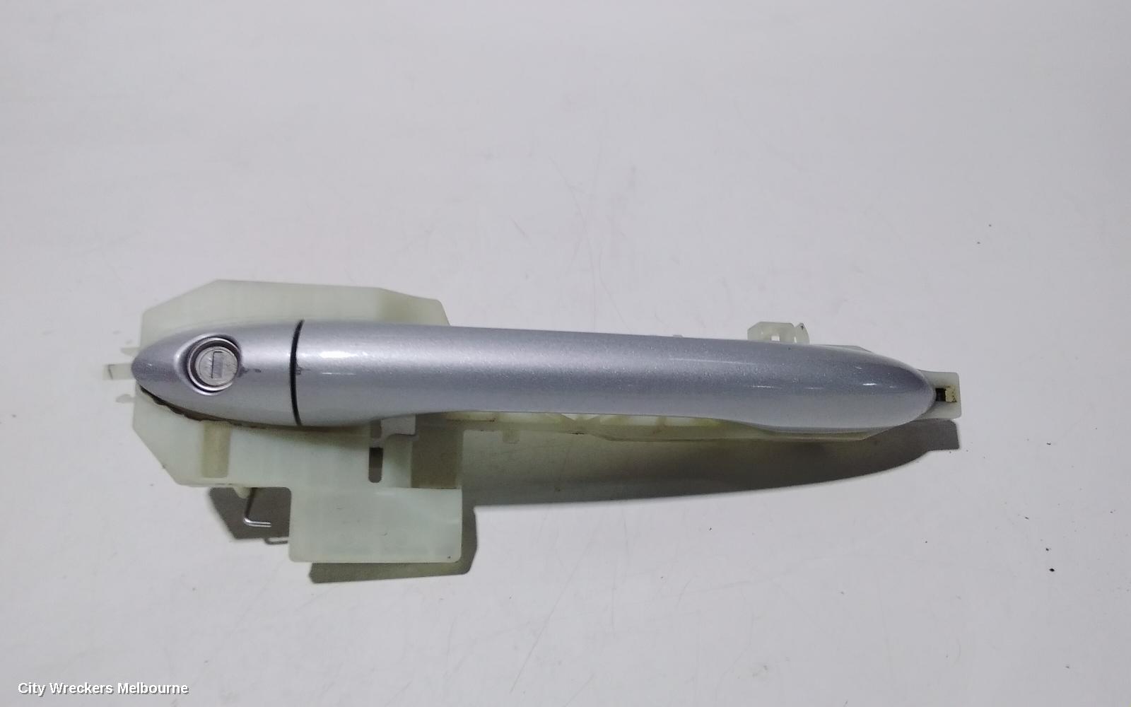 KIA CARNIVAL/GRAND CARNIVAL DOOR HANDLE, OUTER, RH FRONT, NON KEYLESS ENTRY, YP, 01/2015 - 10/2020