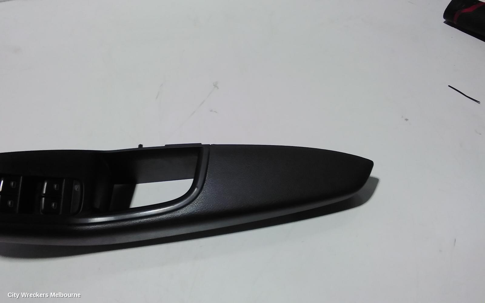 AUDI Q5 PWR DR WIND SWITCH, RH FRONT (MASTER SWITCH), 8R, 03/2009 - 06/2012