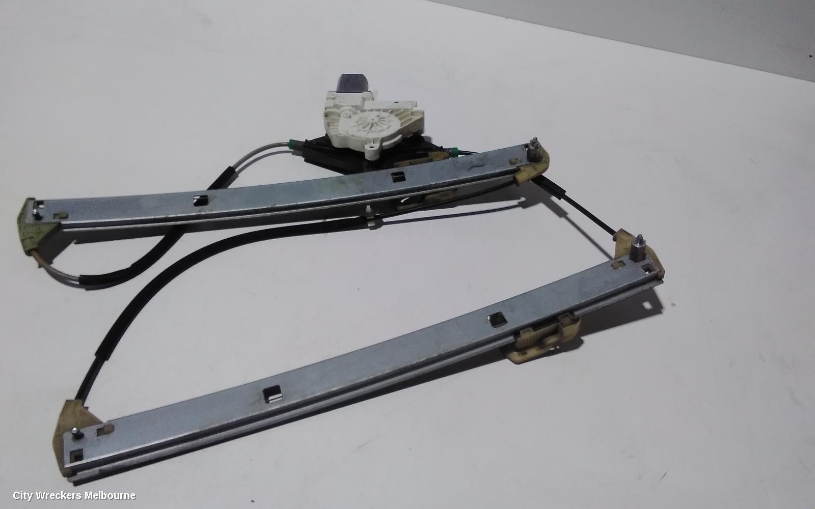 AUDI Q5 RIGHT FRONT WINDOW REG/MOTOR, 8R, 03/2009 - 01/2017