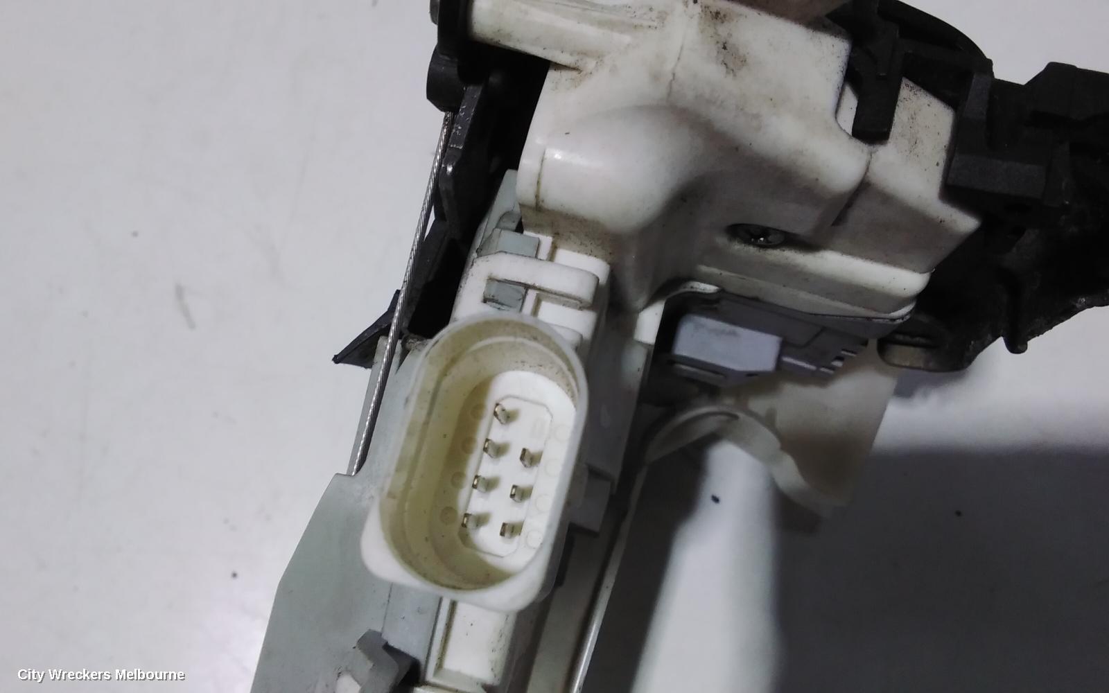 AUDI Q5 DOOR/BOOT/GATE LOCK, RIGHT FRONT DOOR LOCK, 8R, DUAL ROW (7 PIN), P/N 8J2837016C, 11/2009 - 01/2017