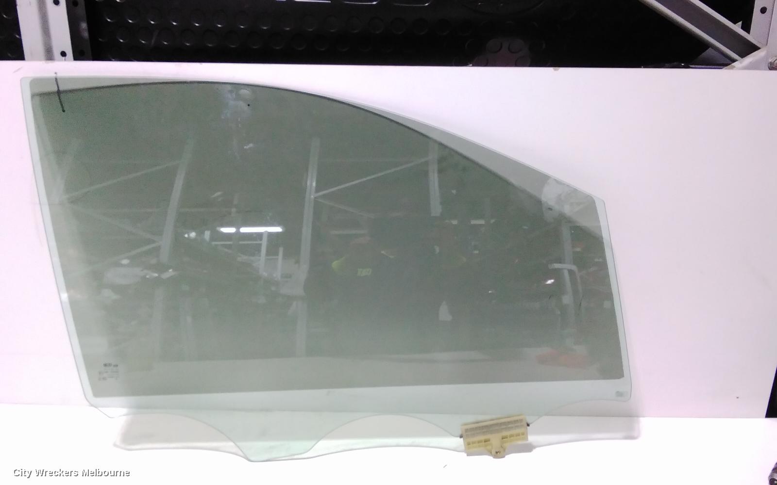 KIA CARNIVAL/GRAND CARNIVAL RIGHT FRONT DOOR WINDOW, YP, 02/2015 - 10/2020